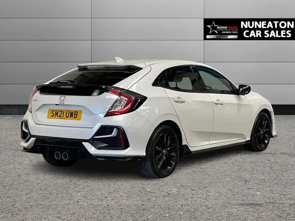 Used Honda Civic Sport 182 HP (133 kW) 2021 White Hatchback