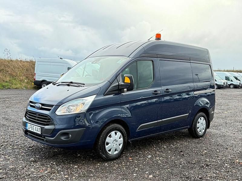 Used Ford Transit Custom Trend 123 HP (90 kW) 2015 Multicoloured Van