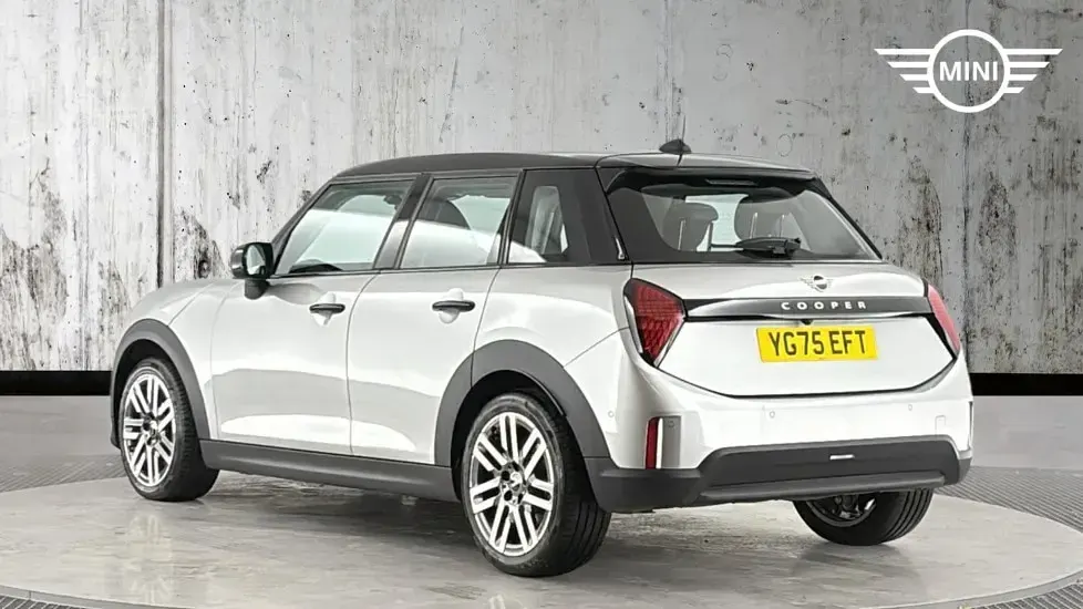 Used Mini Cooper Hatch 113 kW (154 HP) 2025 Silver Hatchback