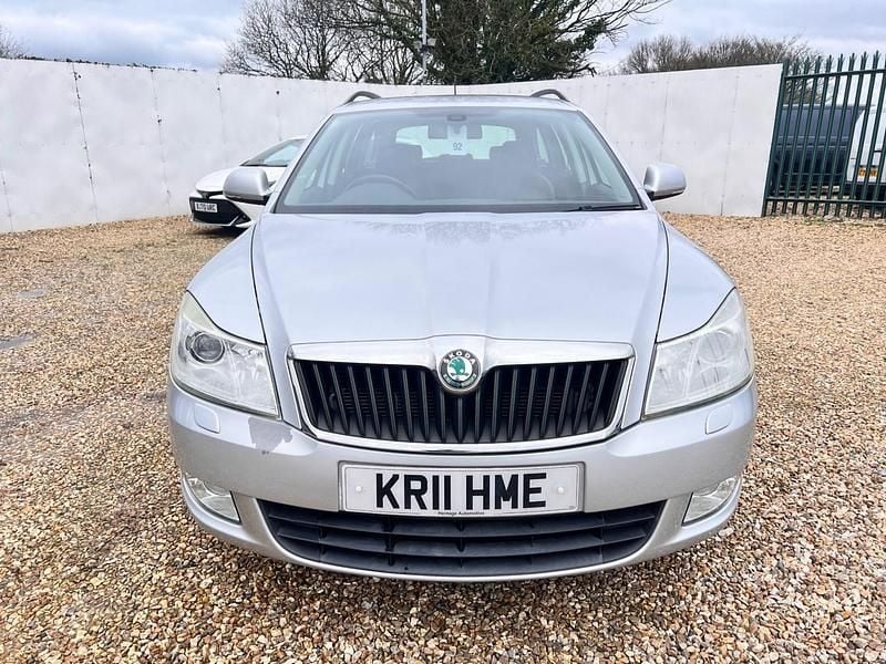 Used Skoda Octavia LAURIN & KLEMENT 160 HP (117 kW) 2011 Silver Estate