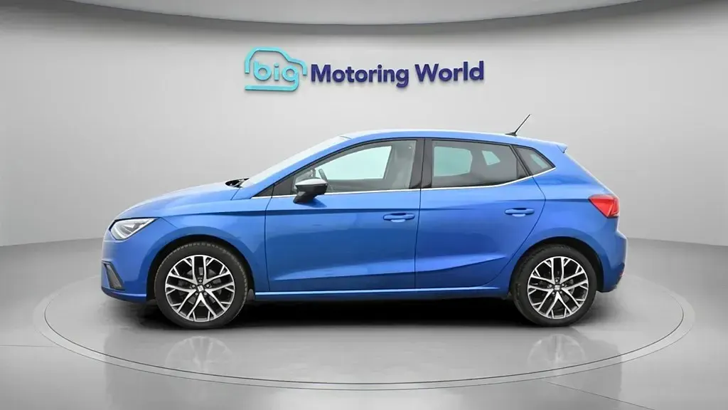 Usado Seat Ibiza XCELLENCE 110 HP (80 kW) 2024 Azul Citadino