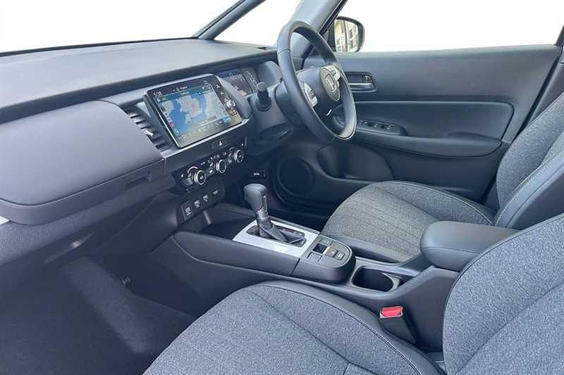 Second-hand Honda Jazz Advance 122 CP (89 kW) 2025 Alb Hatchback