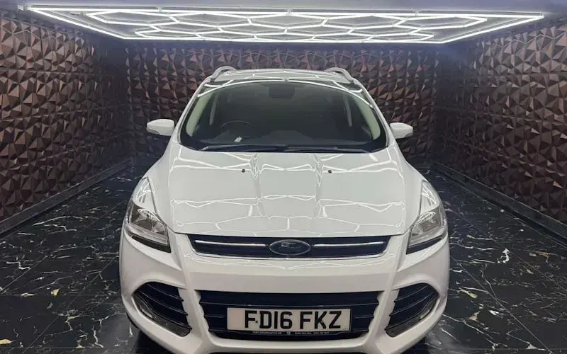 Używany Ford Kuga Titanium 179 KM (131 kW) 2016 Biały SUV