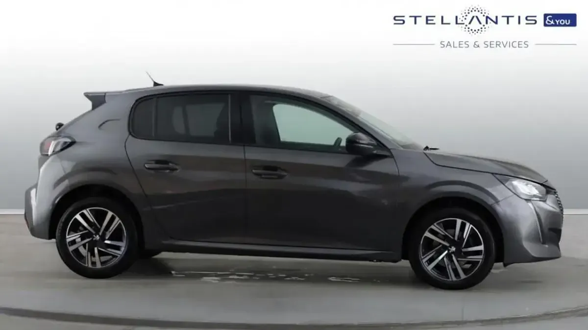 Used Peugeot 208 Allure+ 129 HP (94 kW) 2023 Grey Hatchback