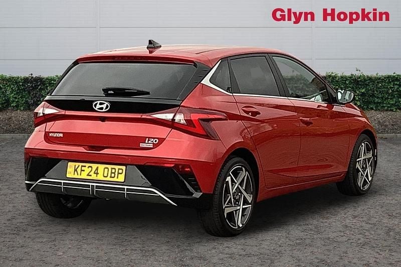 Used Hyundai i20 Ultimate 100 HP (73 kW) 2024 Red Hatchback