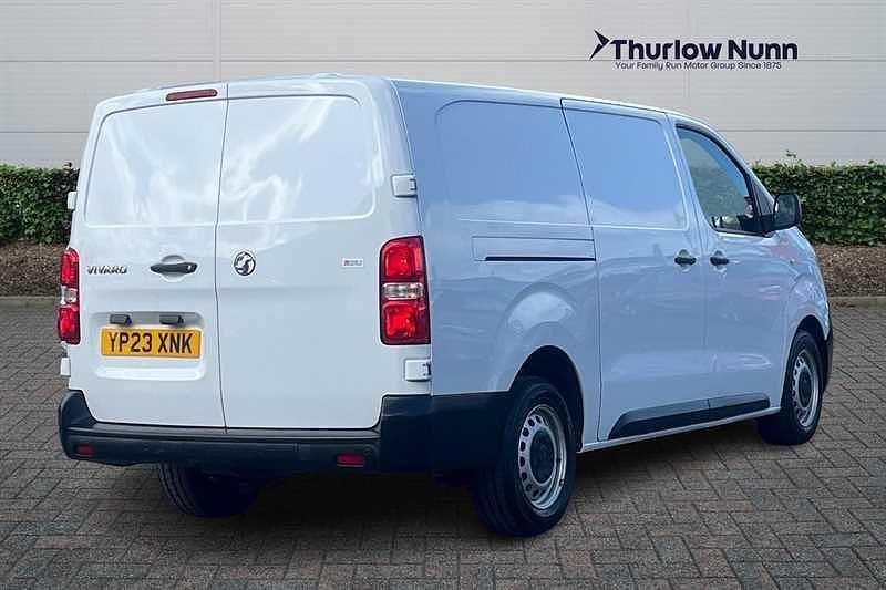 Used Vauxhall Vivaro 145 HP (106 kW) 2023 White MPV