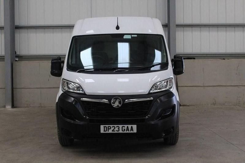 Used Vauxhall Movano 140 HP (102 kW) 2023 White