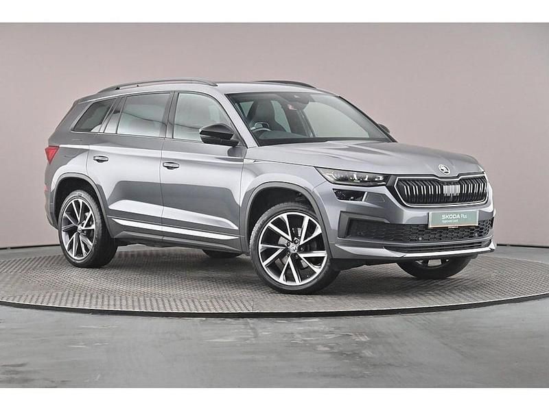 Graphite grey metallic Used 2022 Skoda Kodiaq SportLine SUV | £26,055 (Super price) - Image 1/4