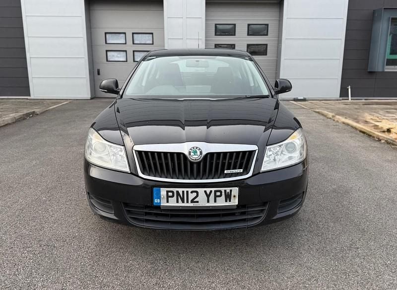 Used Skoda Octavia GreenLine 105 HP (77 kW) 2012 Black Hatchback