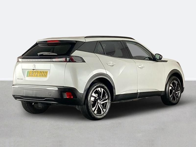 Used Peugeot e-2008 Allure+ 100 kW (136 HP) 2023 White SUV