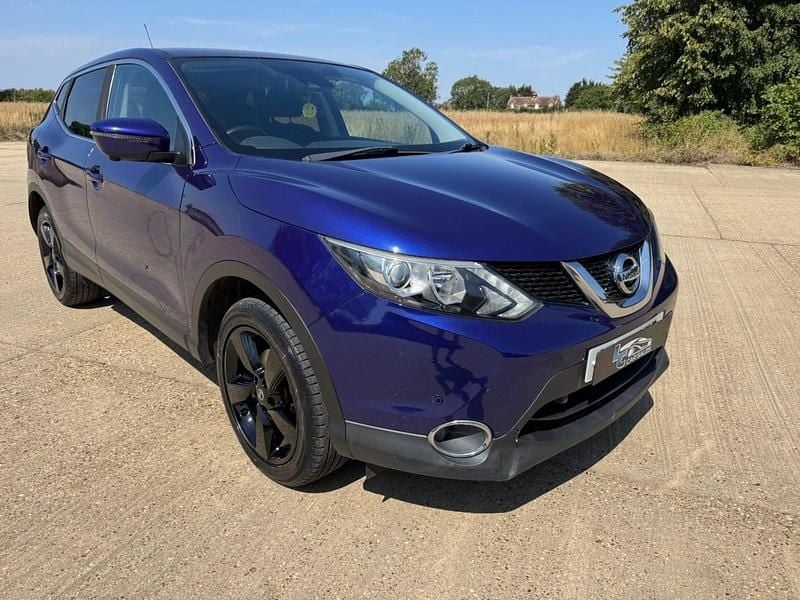 Blue Used 2016 Nissan Qashqai N-Connecta SUV | £5,495 (Fair price) - Image 1/4