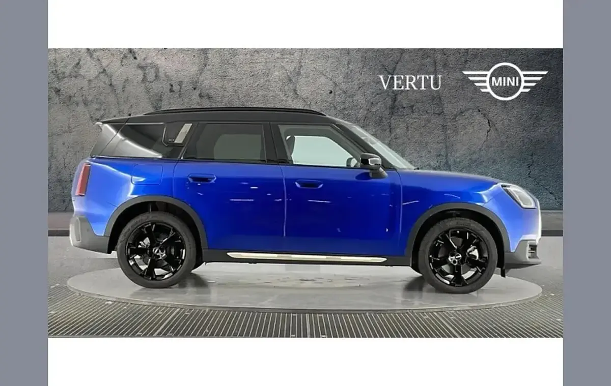 Used Mini Countryman Exclusive 214 HP (157 kW) 2025 Blue SUV