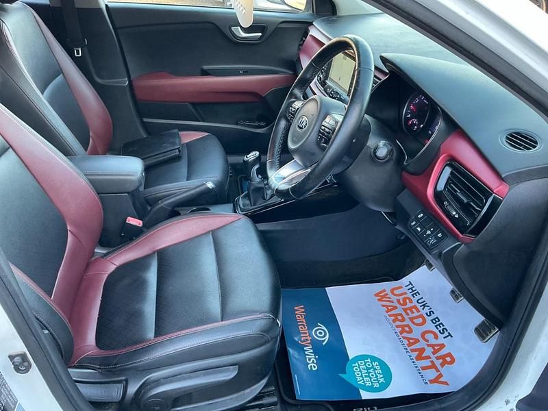 Used Kia Rio First Edition 118 HP (86 kW) 2017 White Hatchback