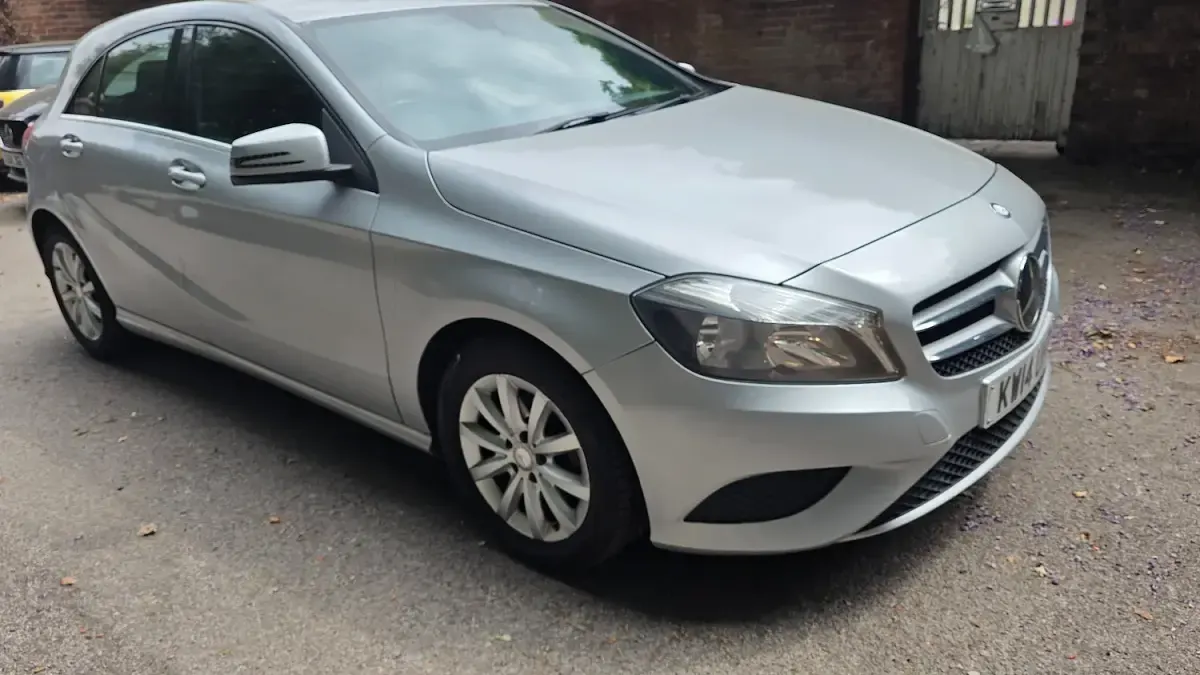 Used Mercedes A180 SE 109 HP (80 kW) 2014 Silver Hatchback