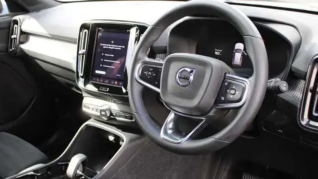 Usado Volvo XC40 Plus 197 HP (144 kW) 2026 SUV