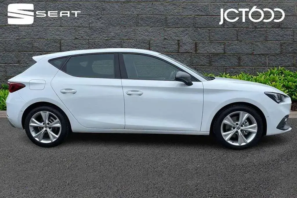 New Seat Leon FR 113 HP (83 kW) 2026 White Hatchback