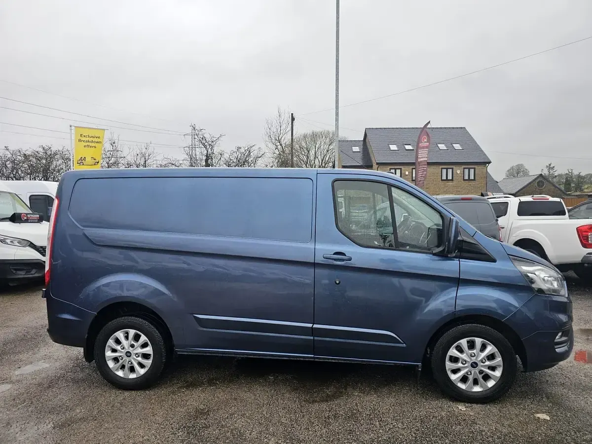 Used Ford Transit Custom Limited 130 HP (95 kW) 2018 Blue Van