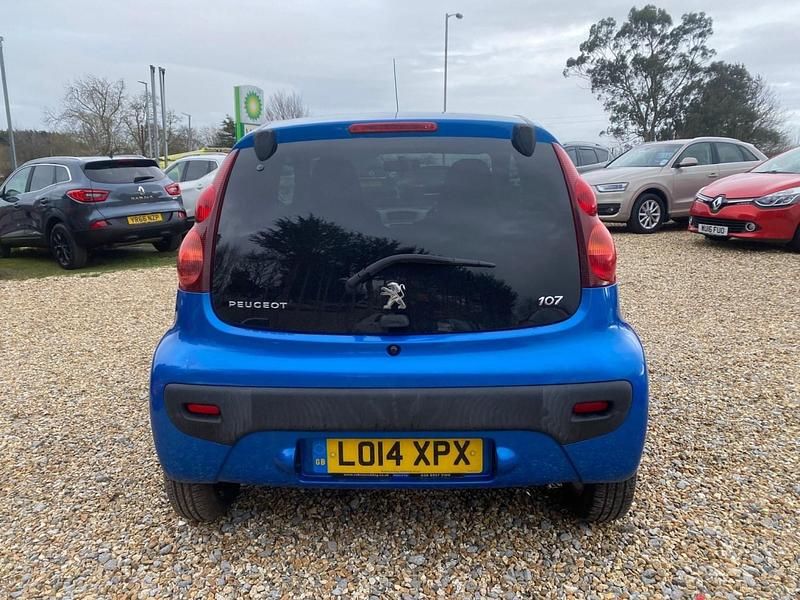 Second-hand Peugeot 107 Allure 68 CP (50 kW) 2014 Albastru Hatchback