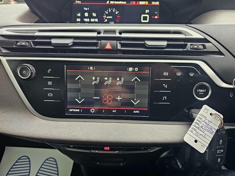 Used Suzuki Vitara 2018 Red/black Hatchback