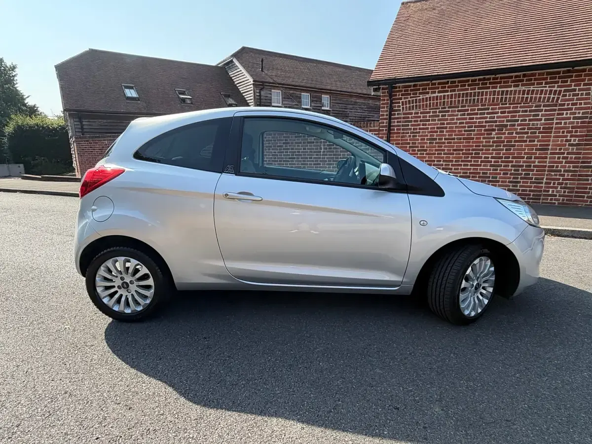 Used Ford Ka Zetec 69 HP (50 kW) 2014 Silver Hatchback