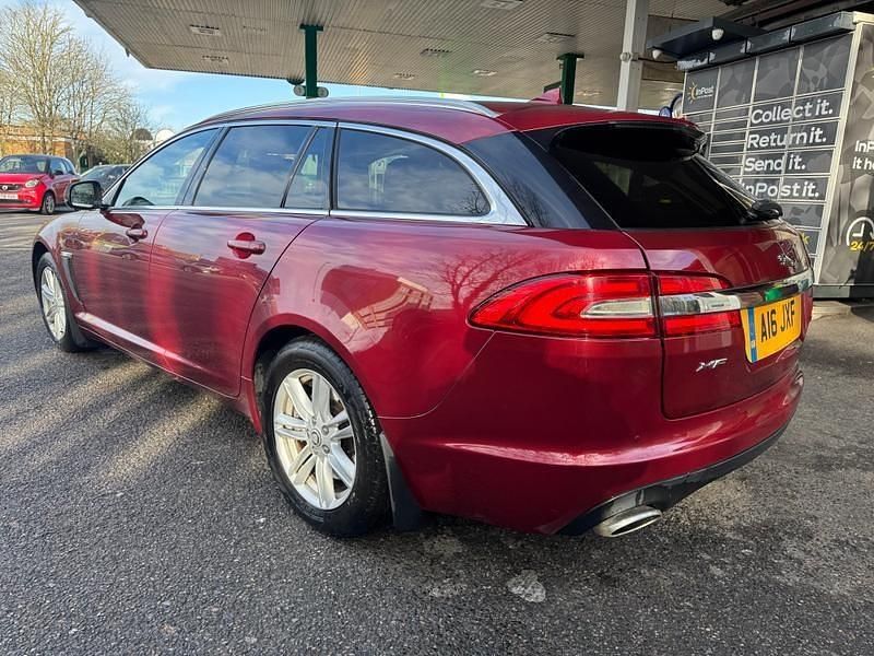 Used Jaguar XF Sportbrake Luxury 240 HP (176 kW) 2012 Red Estate