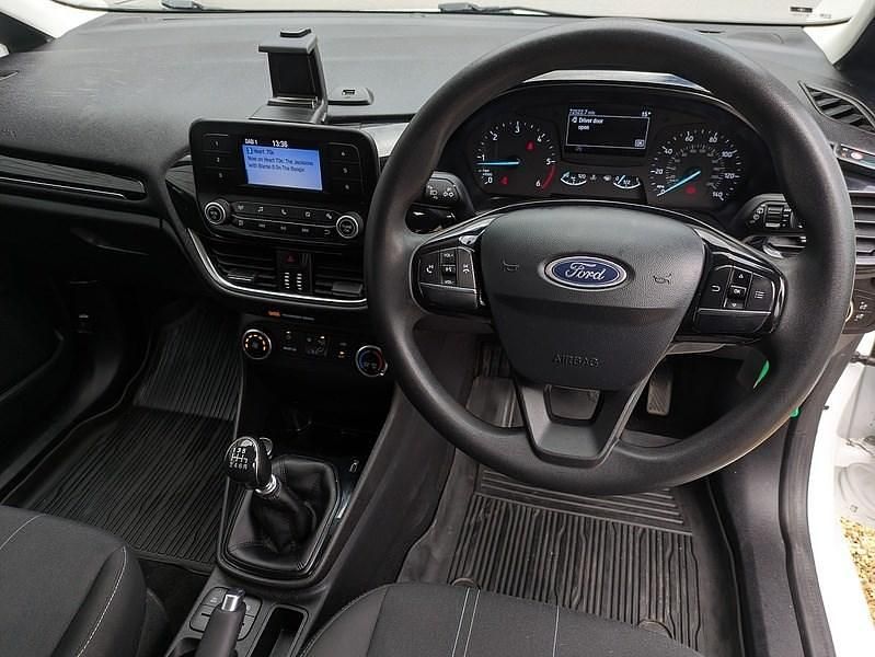 Używany Ford Fiesta 2020 Biały Hatchback