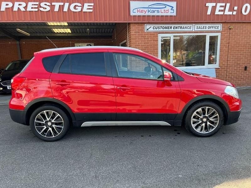 Used Suzuki SX4 SZ5 120 HP (88 kW) 2015 Red Hatchback
