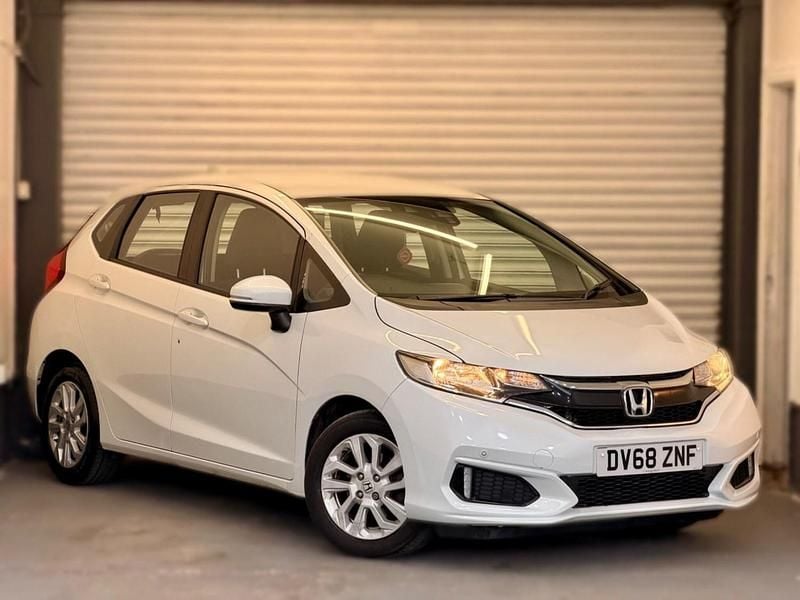 Second-hand Honda Jazz SE 2018 Alb Hatchback