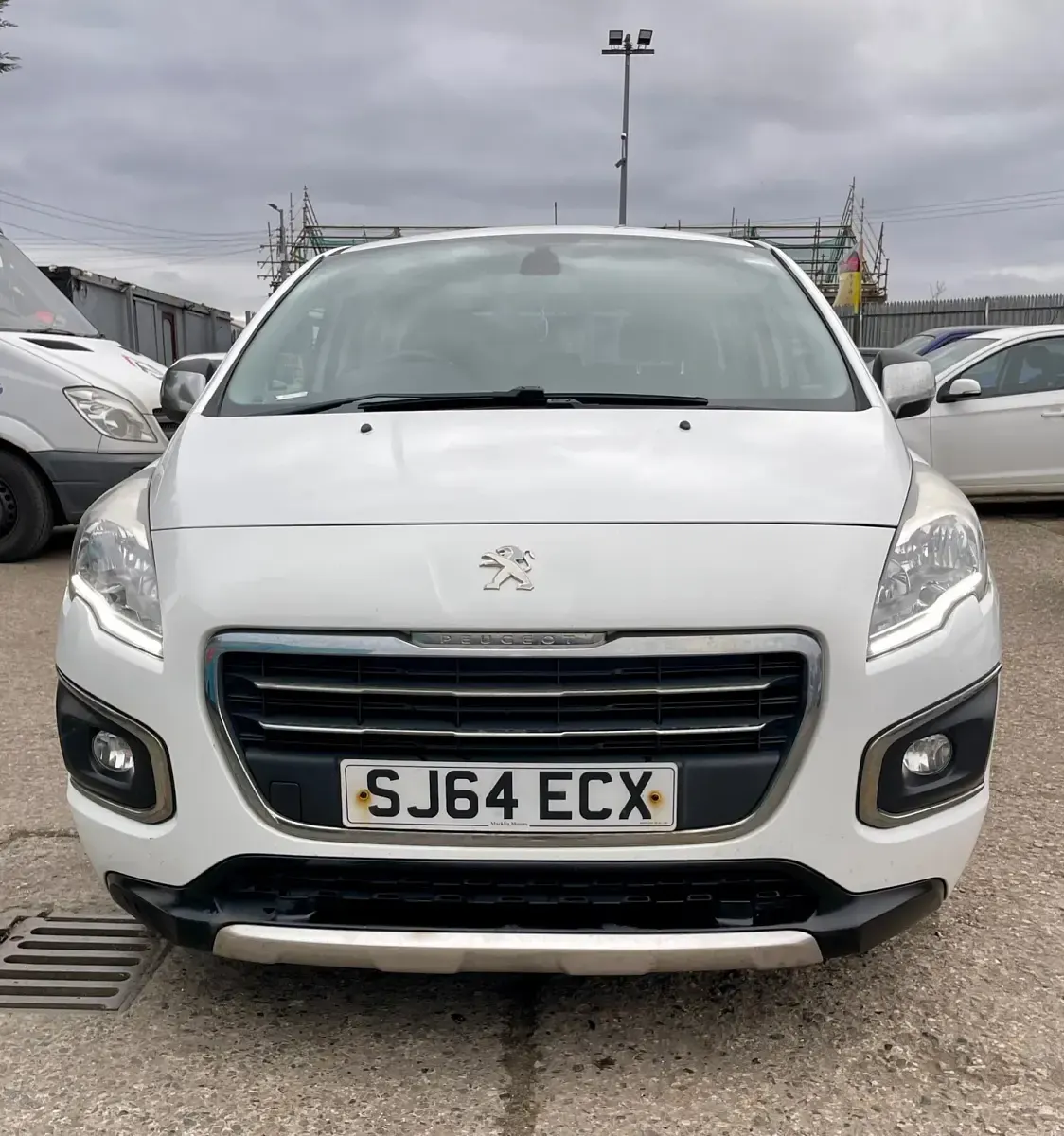 Used Peugeot 3008 Active 113 HP (83 kW) 2014 White Estate