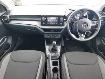Begagnad Skoda Fabia Comfort 95 HK (69 kW) 2023 Vit Halvkombi