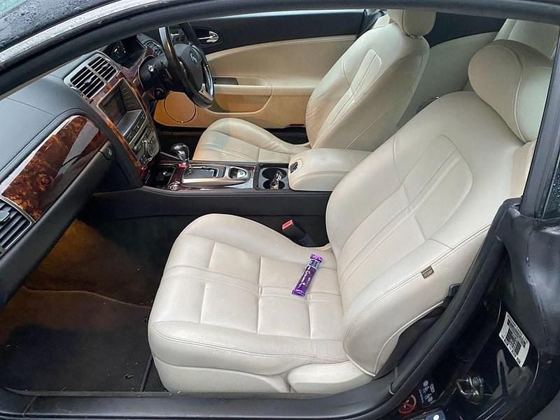 Begagnad Jaguar XK 300 HK (220 kW) 2006 Svart Sportkupé