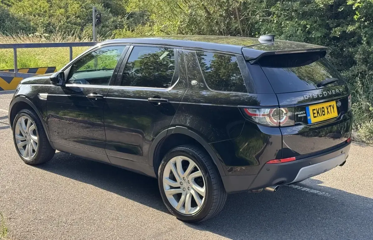 Used Land Rover Discovery Sport HSE 240 HP (176 kW) 2018 Black SUV