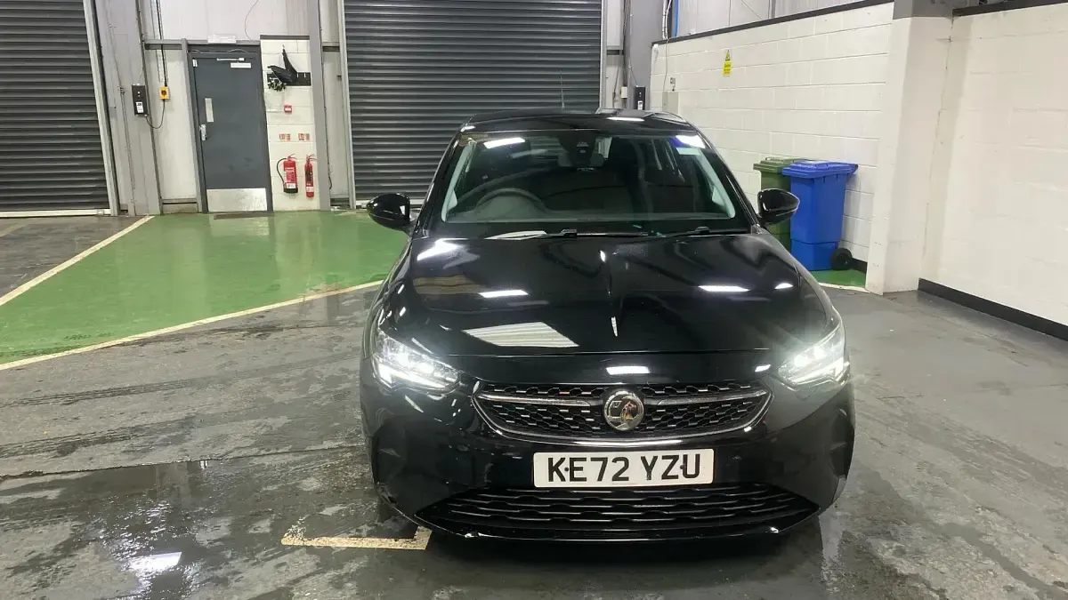 Second-hand Vauxhall Corsa Design Edition 75 CP (55 kW) 2023 Negru Hatchback