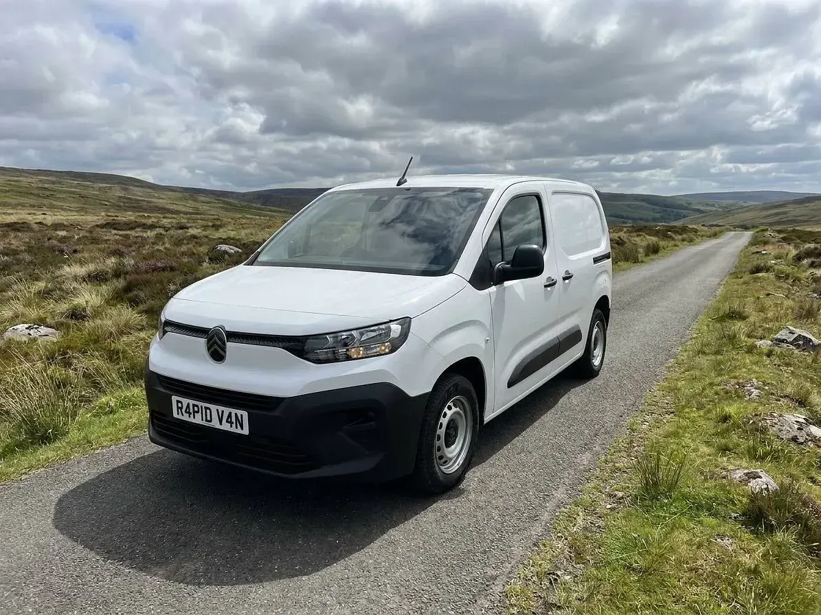 New Citroën Berlingo 130 HP (95 kW) 2026 White MPV