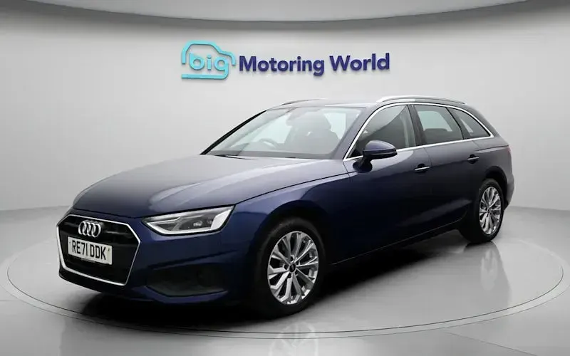 Usado Audi A4 150 HP (110 kW) 2023 Carrinha