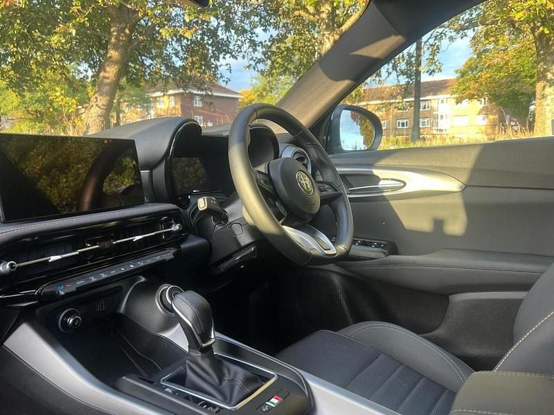 Black Used 2023 Alfa Romeo Tonale Ti SUV | £23,990 (A bit pricey) - Image 1/4