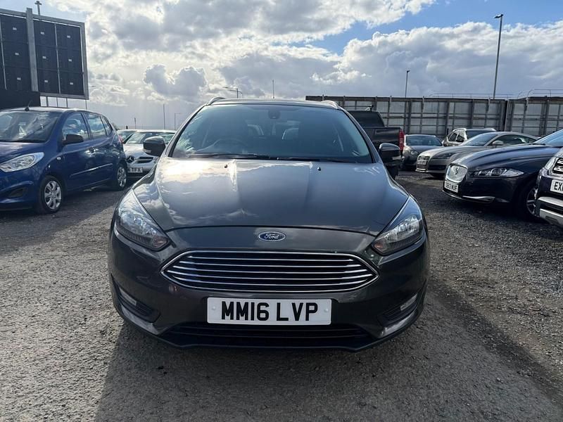 Used Ford Focus Zetec 120 HP (88 kW) 2016 Grey Estate