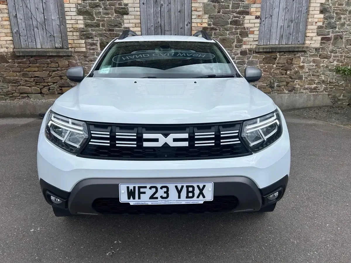 Used Dacia Duster Journey 130 HP (95 kW) 2023 White SUV