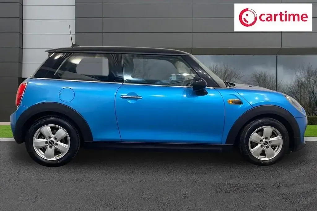 Używany Mini Cooper Hatch 136 KM (100 kW) 2015 Niebieski Hatchback