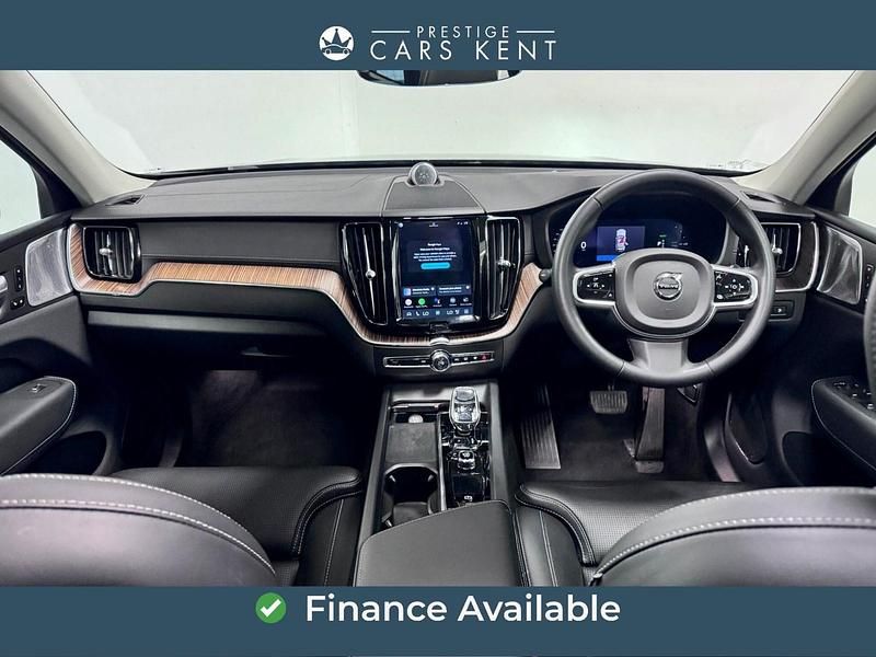 Usado Volvo XC60 Ultimate 455 HP (334 kW) 2022 Preto SUV