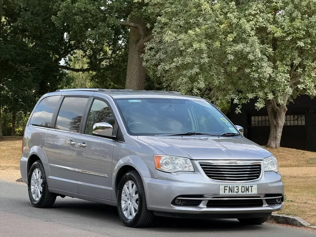Used Chrysler Grand Voyager Limited 2013 Grey MPV