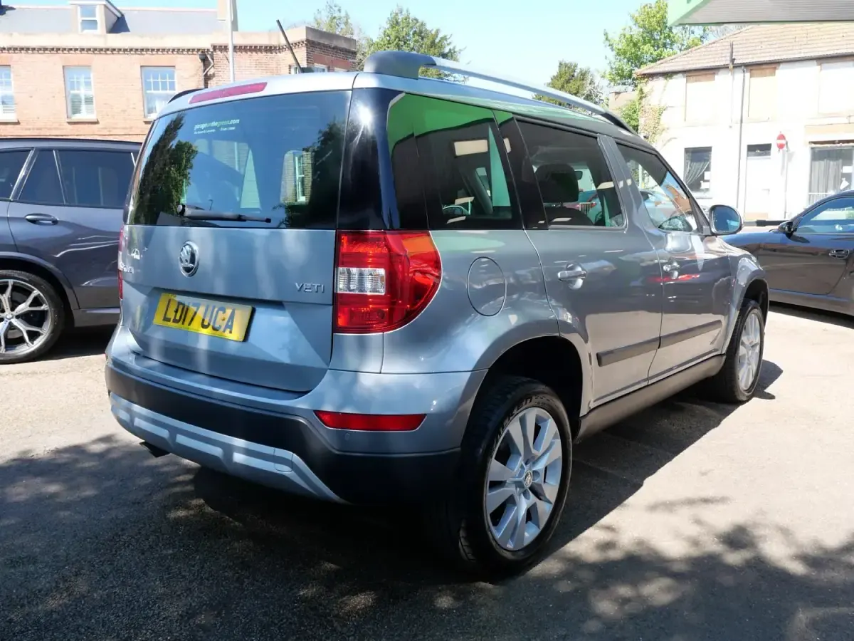 Used Skoda Yeti Drive 110 HP (80 kW) 2017 Grey SUV
