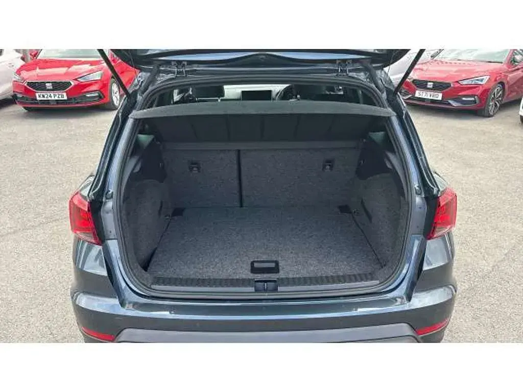 Used Seat Arona FR Sport 110 HP (80 kW) 2023 Grey SUV