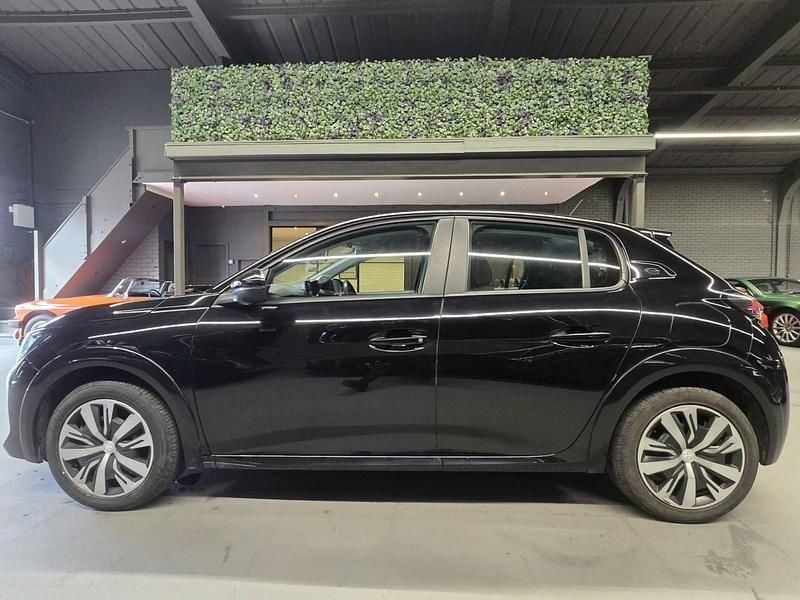 Used Peugeot e-208 Active 50 kW (68 HP) 2020 Black Hatchback