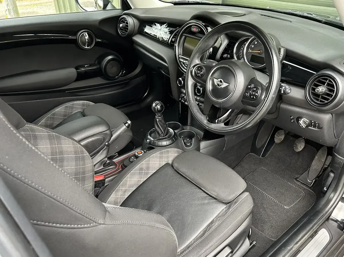 Used Mini Cooper Hatch 136 HP (100 kW) 2014 Black Hatchback