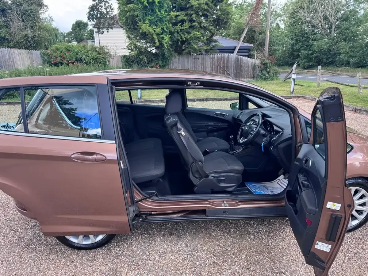 Used Ford B-MAX Titanium 95 HP (69 kW) 2014 Gold MPV
