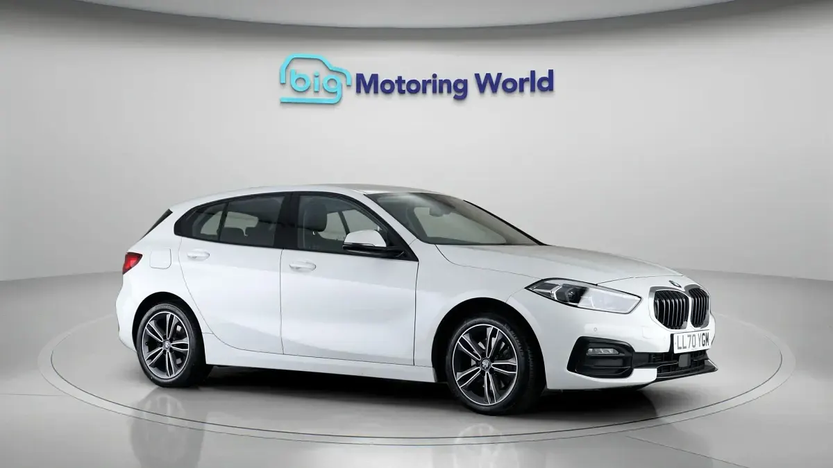 Used BMW 118 Sport Line 140 HP (102 kW) 2020 Hatchback