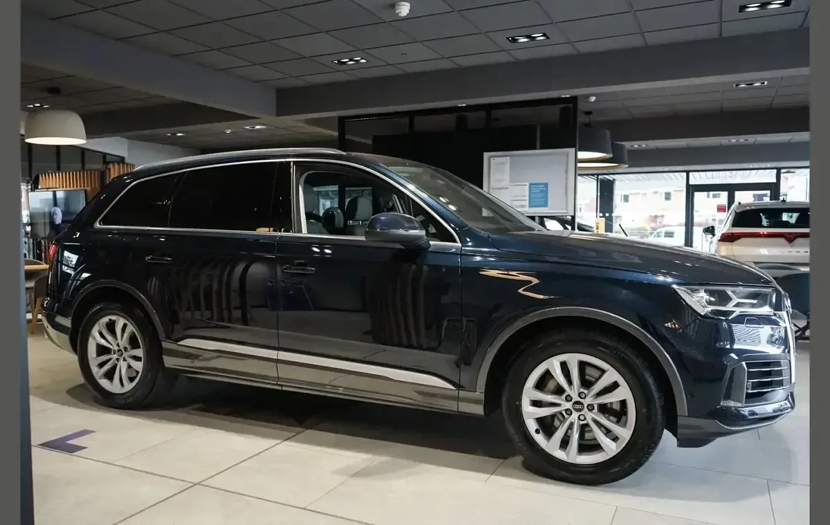 Used Audi Q7 Sport 334 HP (245 kW) 2023 Blue SUV