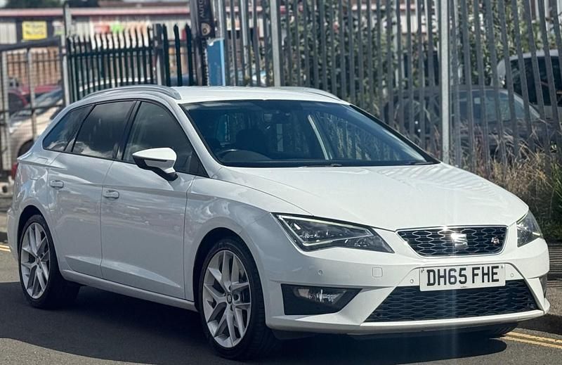 White Used 2016 Seat Leon FR Estate | £4,795 (Fair price) - Image 1/4