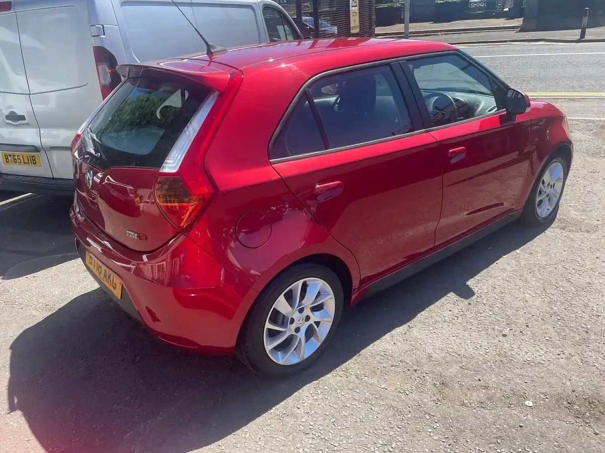 Used MG MG3 106 HP (77 kW) 2018 Red Hatchback